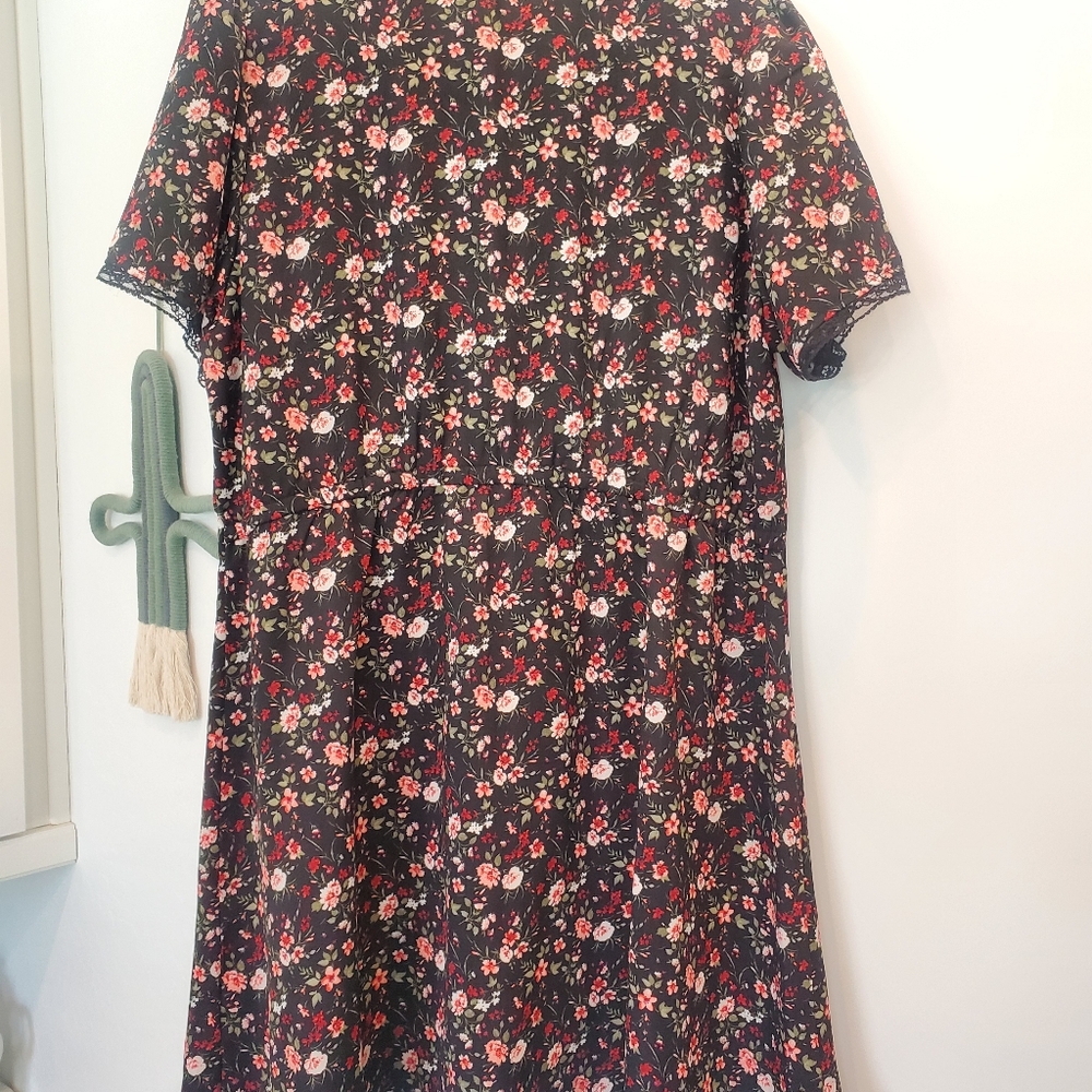 Adorable Floral Dress Ten Sixty Sherman - Picture 6 of 7